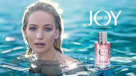 pub dior j'adore piscine|dior film publicitaire 2021.